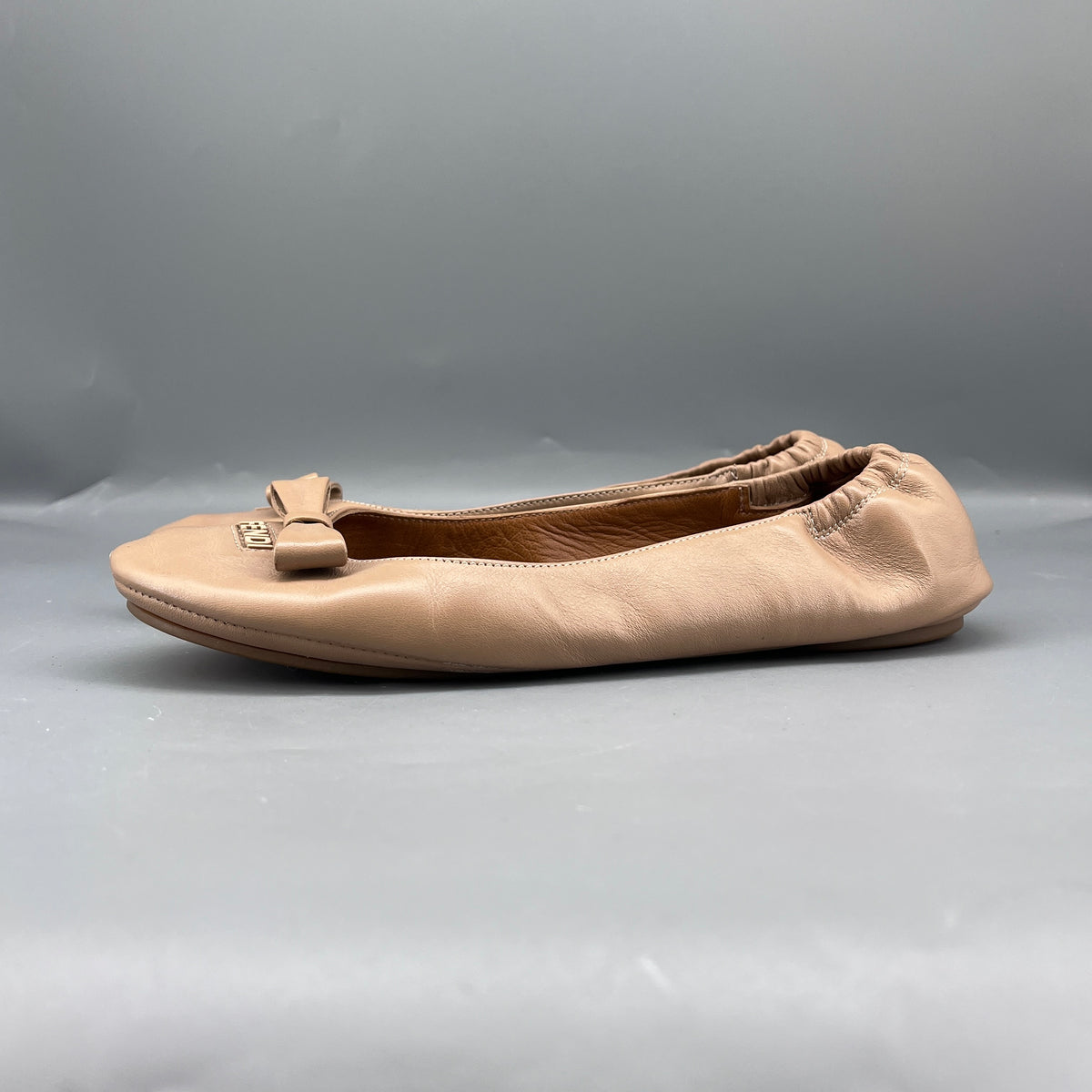 Fendi Nude Leather Ballet Flats size 37.5