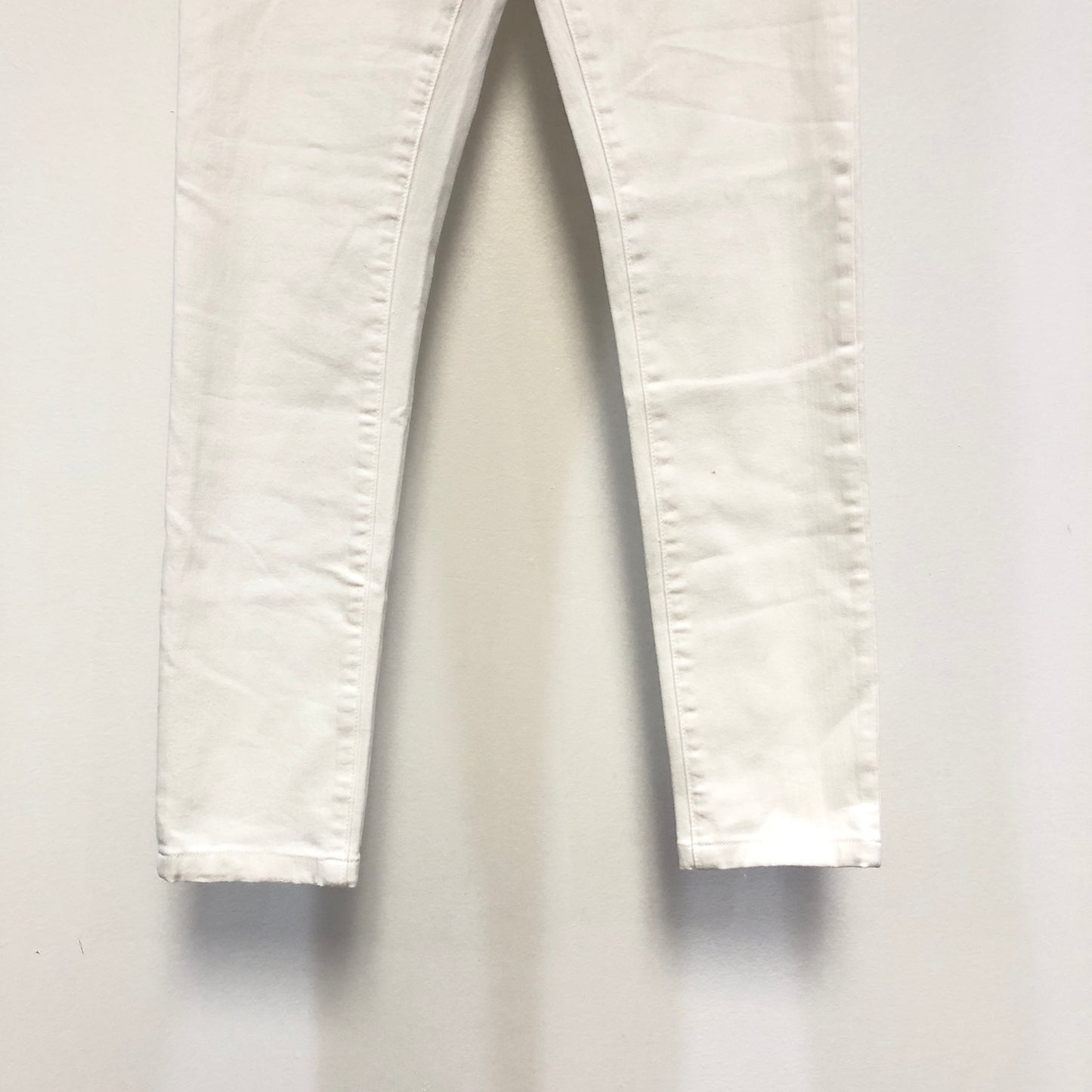 Burberry White Low Rise Skinny Jeans W 27