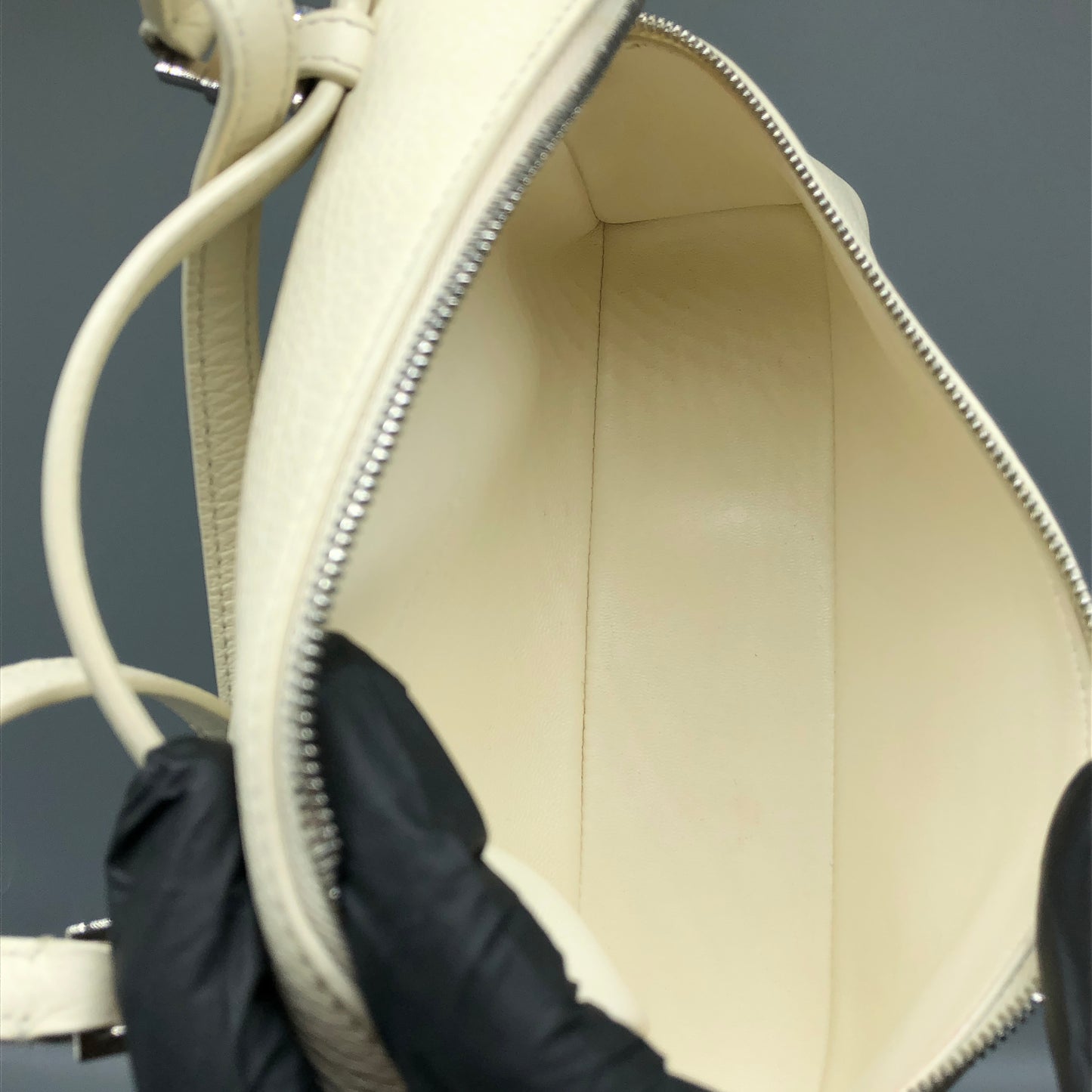 Loro Piana Extra Pocket L19 Bag cream