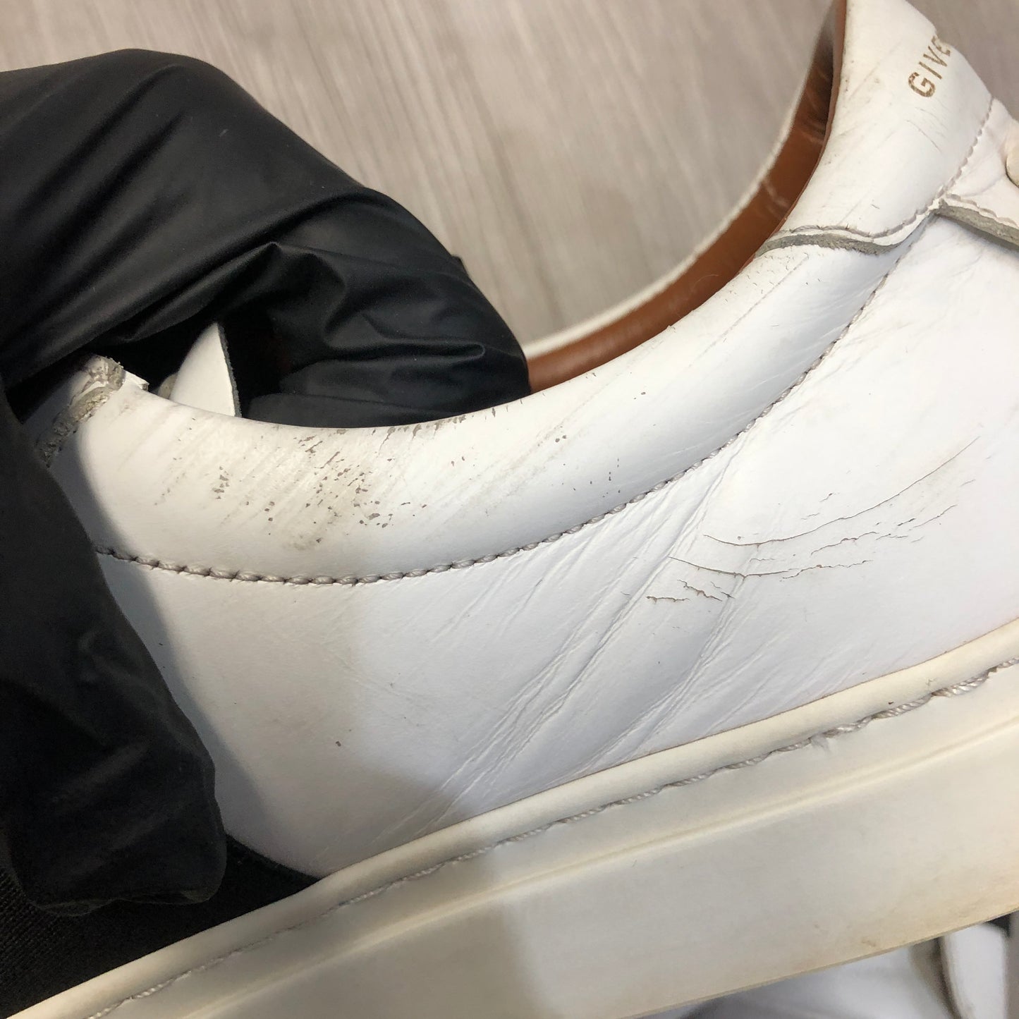 Givenchy Men's Low-Top Sneakers Size 40 White/Black