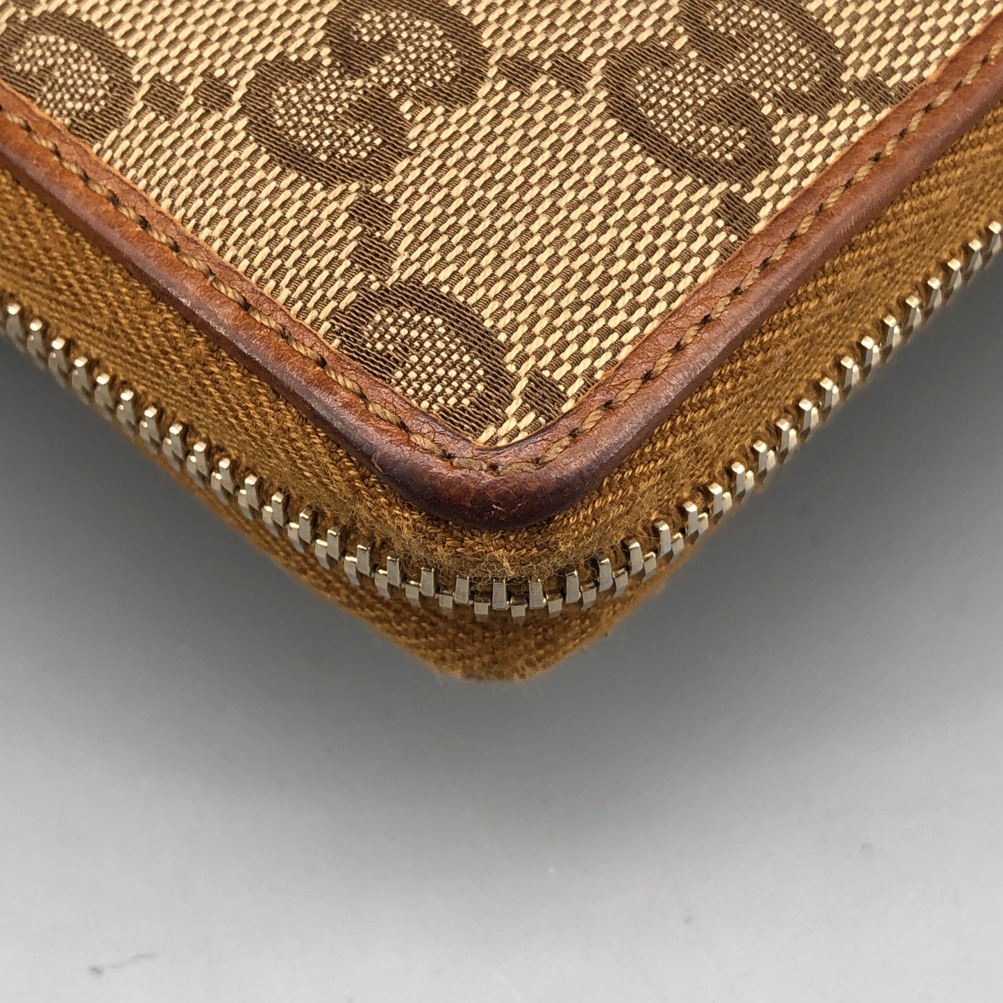 Gucci GG Supreme Zip Around Long Wallet Beige/Caramel