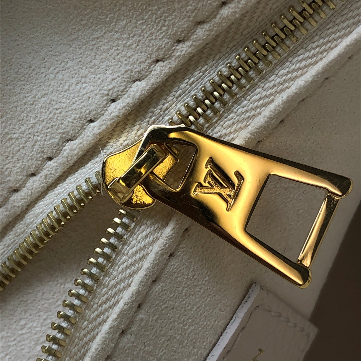 Louis Vuitton Onthego PM Tote Bag Cream Monogram