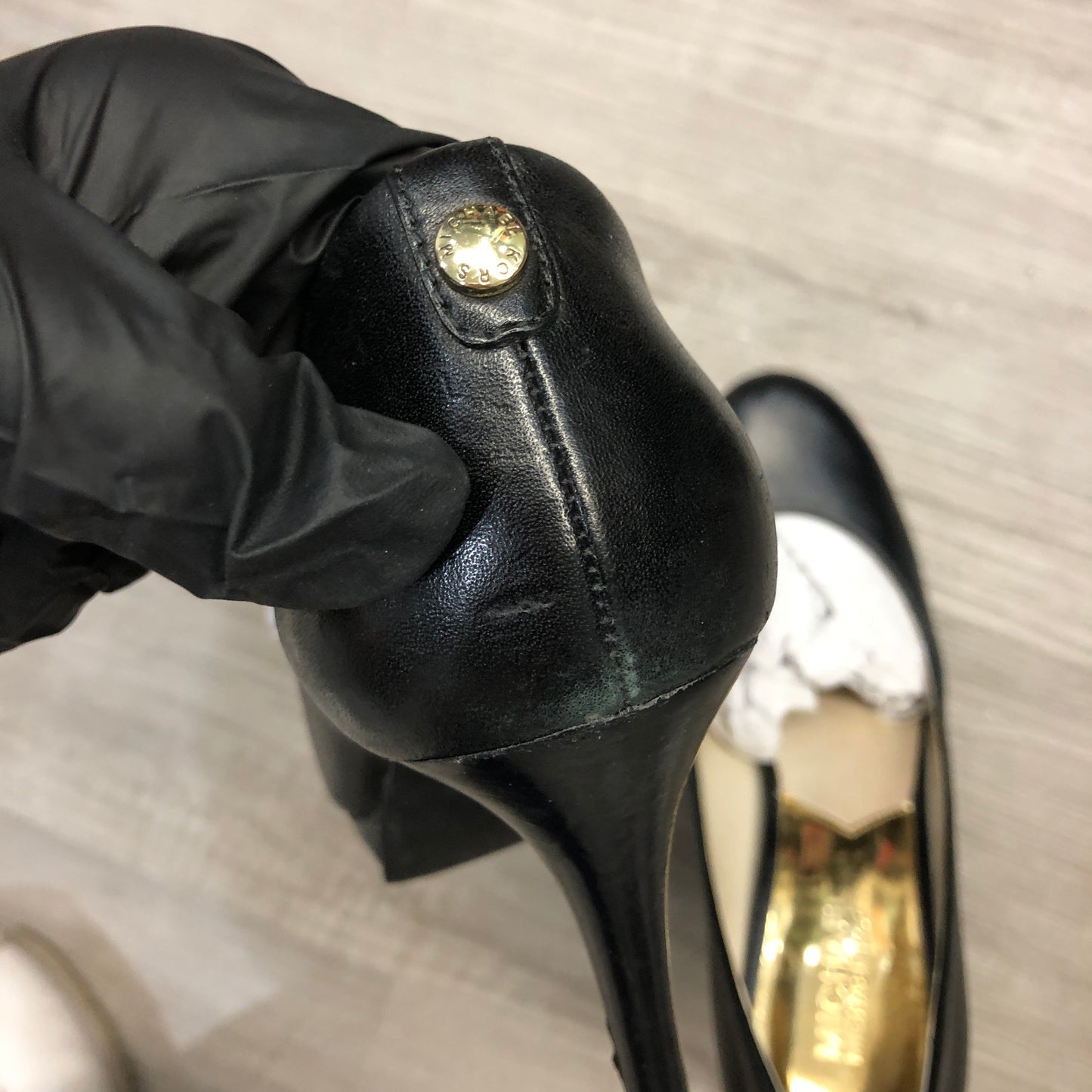 Michael Kors Women's Black Leather Round Toe Heeled Pumps 6