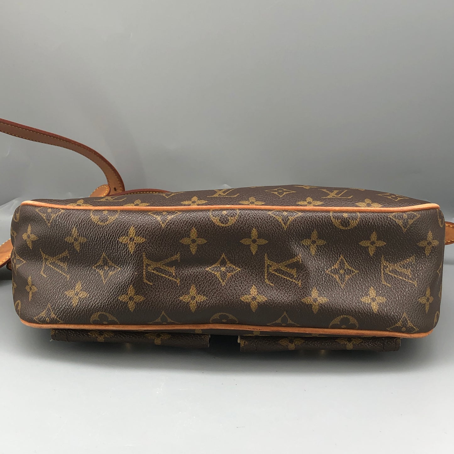 Louis Vuitton Hudson Monogram Canvas Shoulder Bag Brown