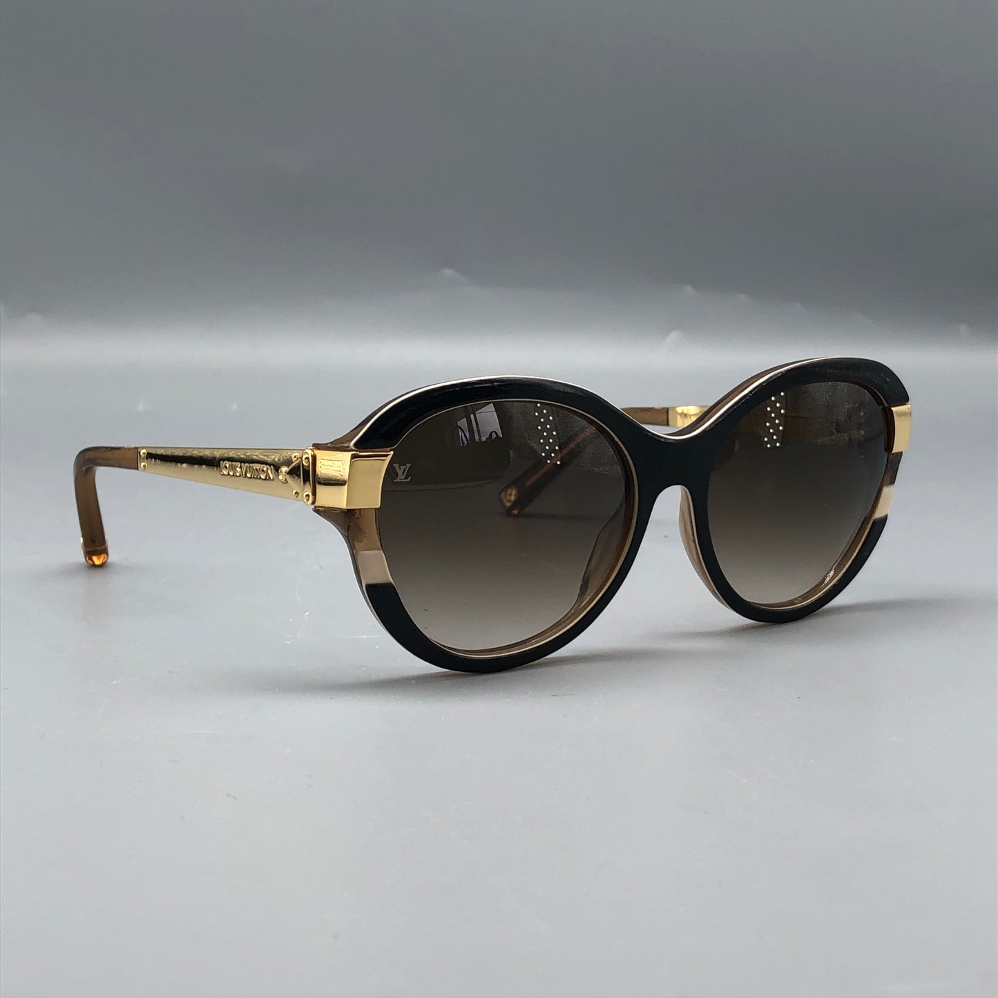 Louis Vuitton Round Frame Sunglasses Gold