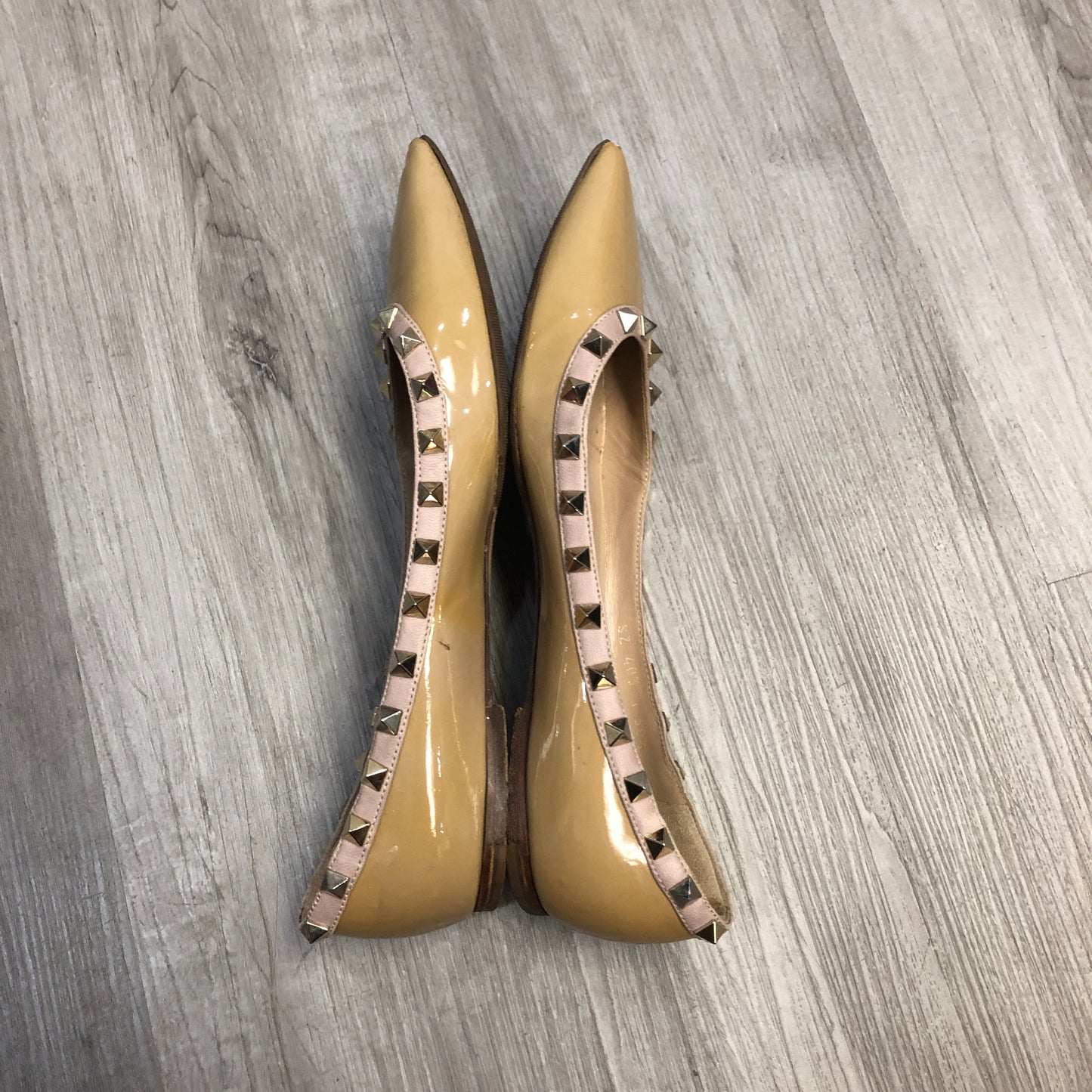 Valentino Rockstud Patent Leather Ballet Flats 38.5 beige