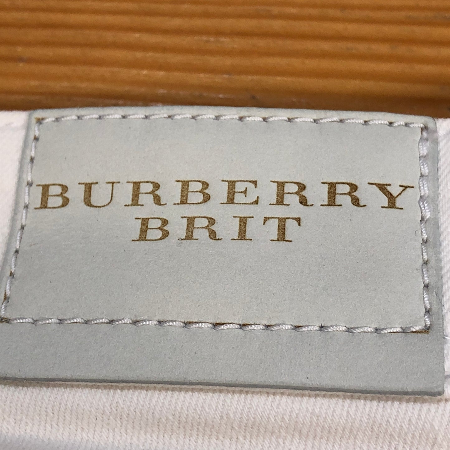 Burberry White Low Rise Skinny Jeans W 27