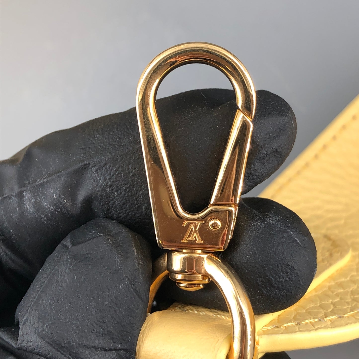 Louis Vuitton Capucines Mini Taurillon Leather Handbag Light Yellow