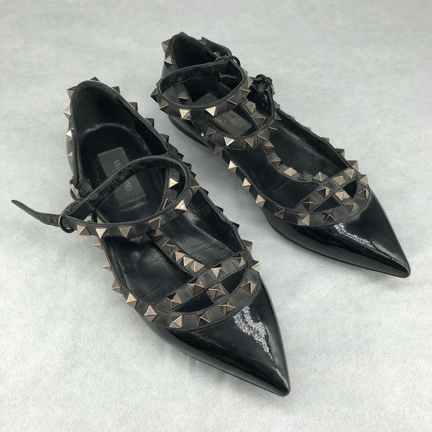 Valentino Women's  Black Patent Leather Rockstud Pointed Ankle Strap Flats Size 35
