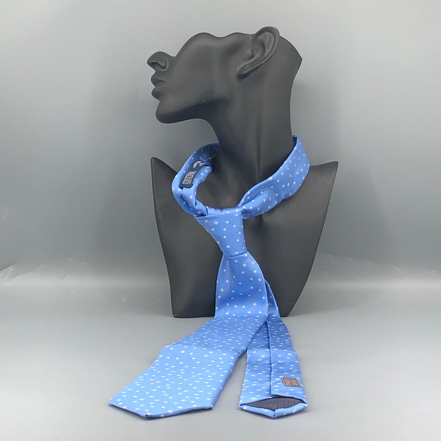 Hermes NWT 100% Silk Star Print Neck Tie Blue