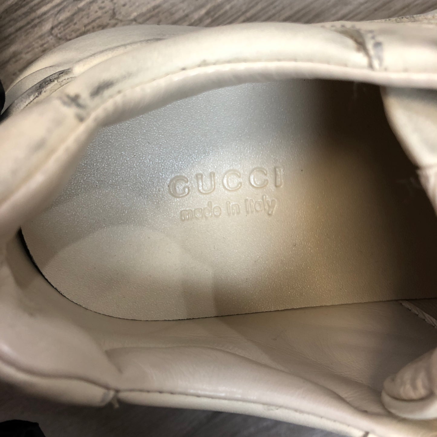 Gucci Women's Ivory Rhyton Distressed Sneakers Size 34.5