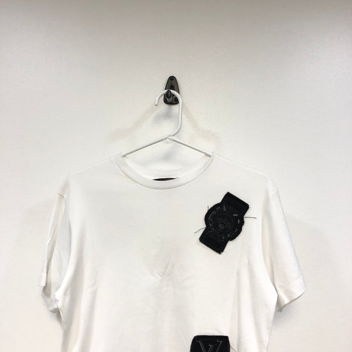 Louis Vuitton White Heart Applique T-shirt Size M