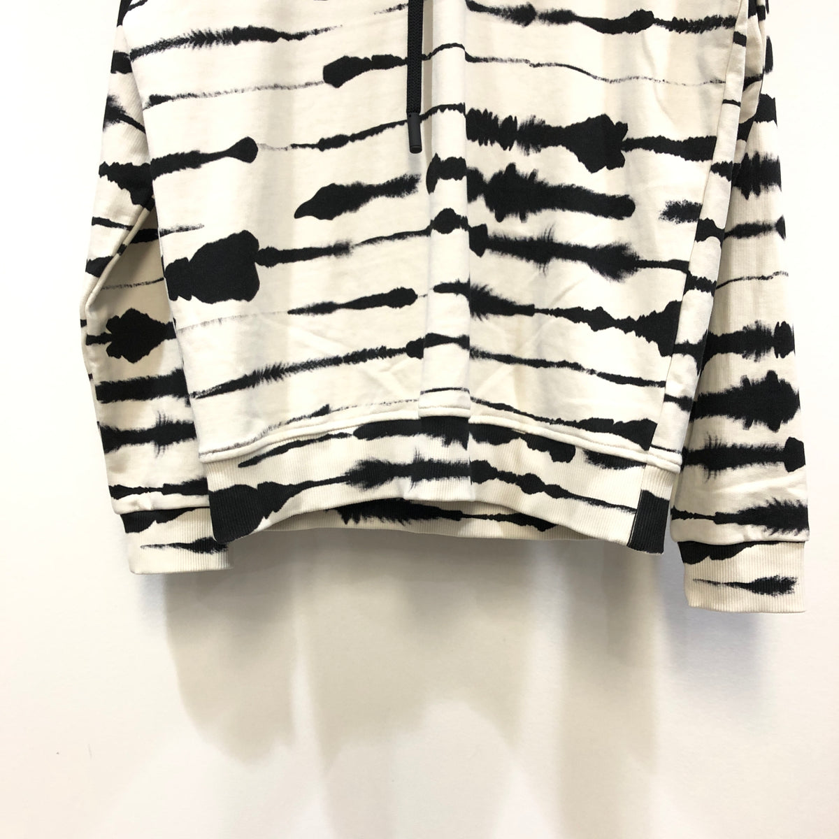 Burberry White & black Zebra Print Pullover Hoodie Size S