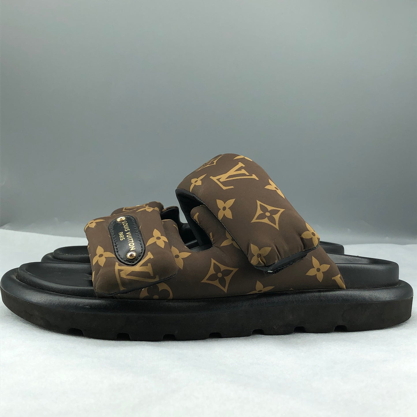Louis Vuitton Unisex Monogram Slide Sandals 39 Brown