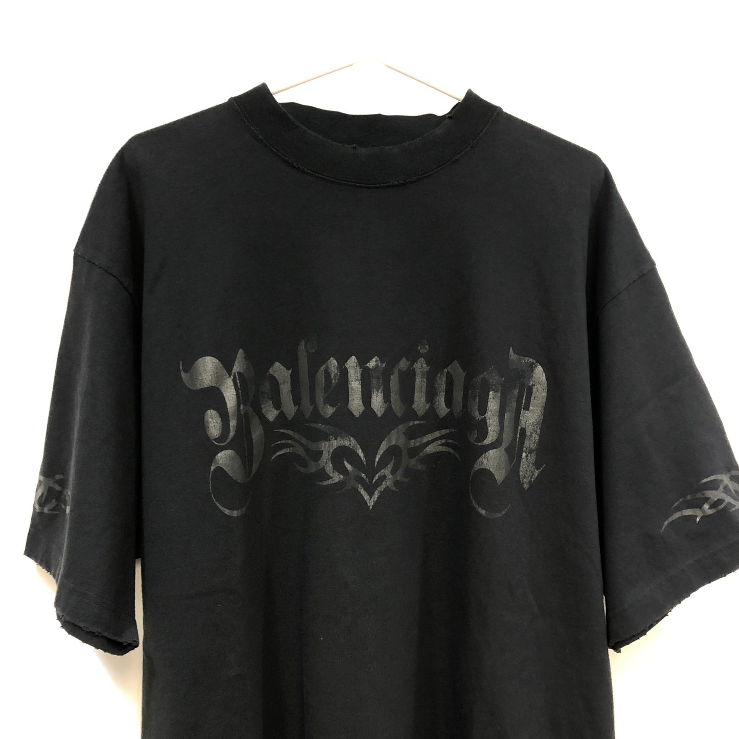 Balenciaga NWT Gothic Logo Distressed T-Shirt L Dark Grey