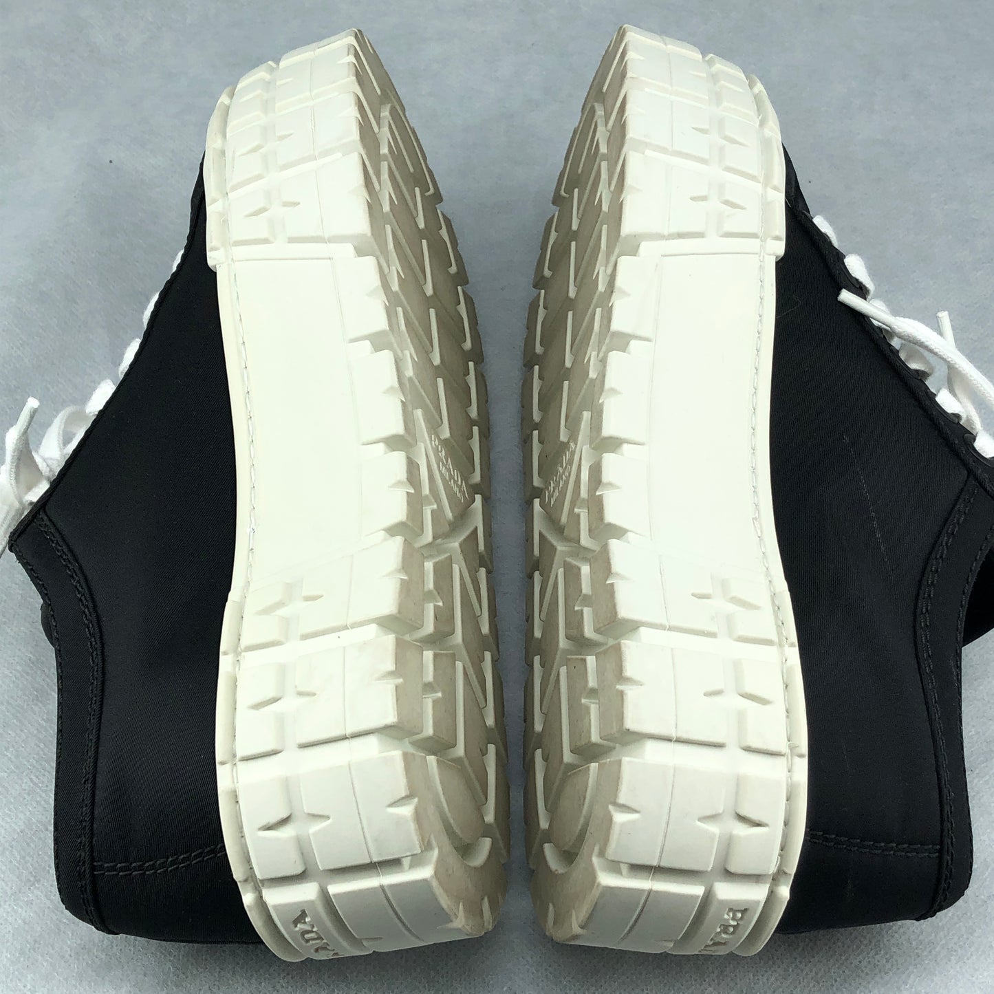 Prada Women‘s Re-Nylon Platform Lace-Up Sneakers Size 37 Black