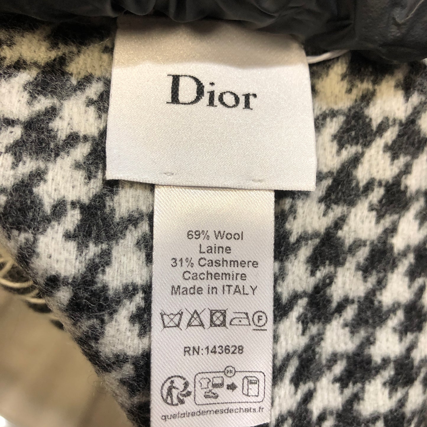 Christian Dior Houndstooth Reversible Wool Cashmere Scarf Black & White 138×176cm