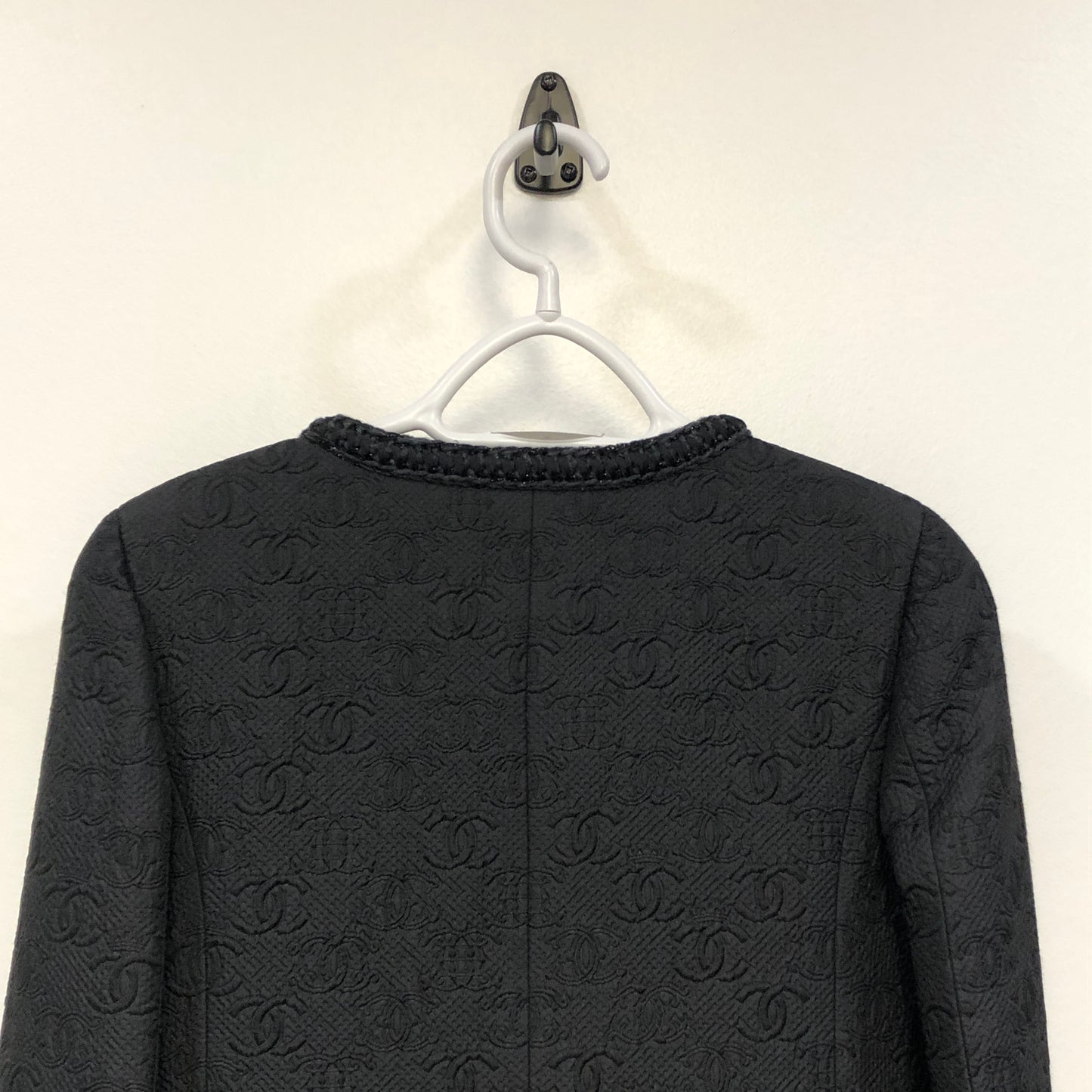 Chanel  CC logo jacquard pattern Black Tweed Round Neck Short Jacket Size 34