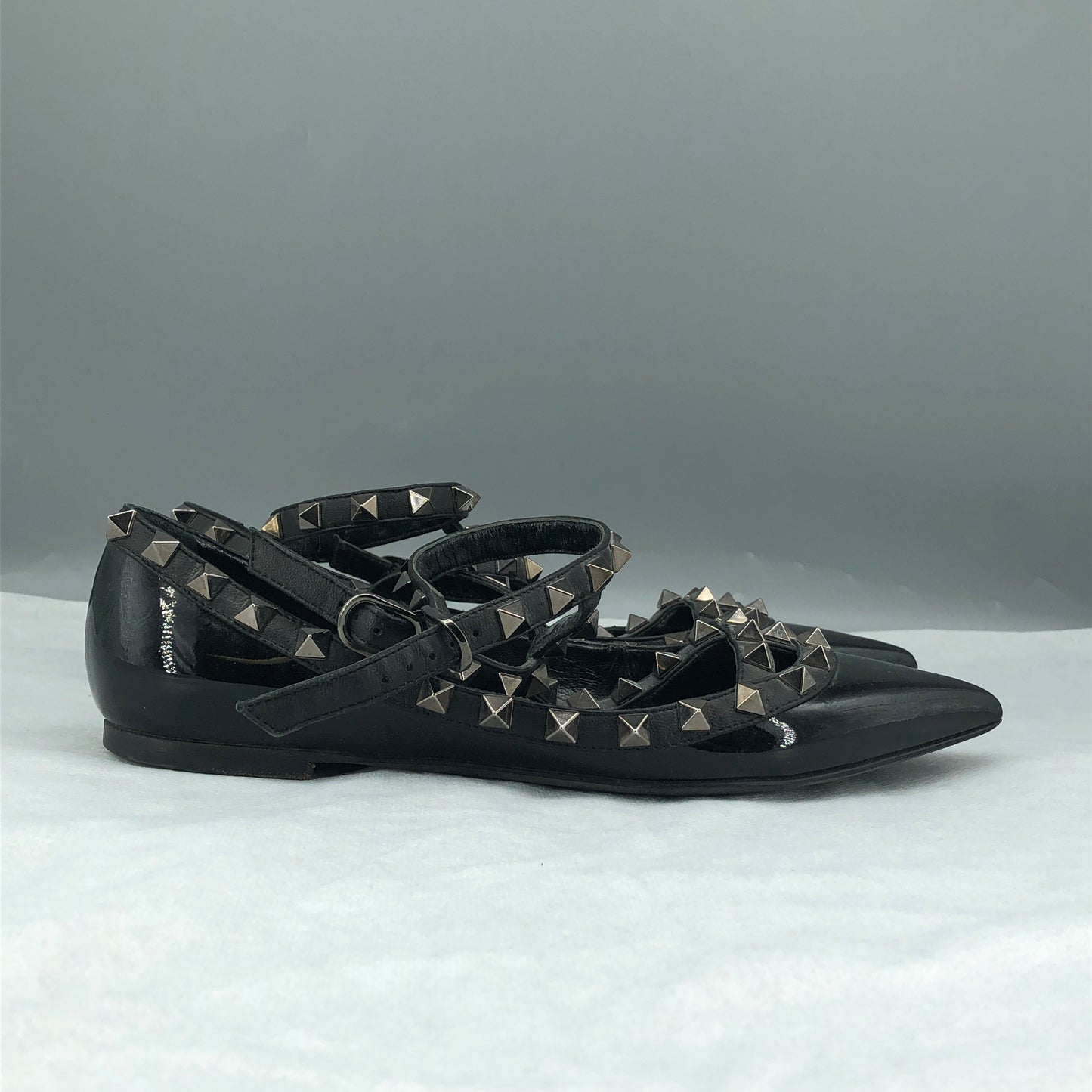 Valentino Women's  Black Patent Leather Rockstud Pointed Ankle Strap Flats Size 35