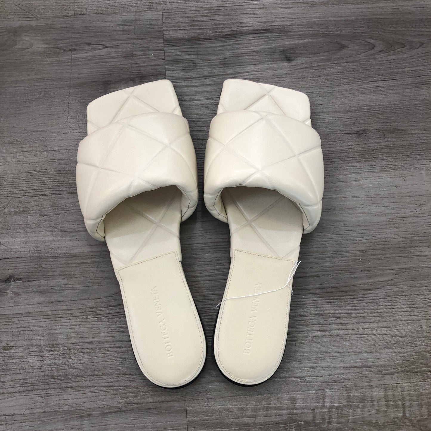 Bottega Veneta Quilted Lambskin Flat Slide Sandals Size 38 Cream