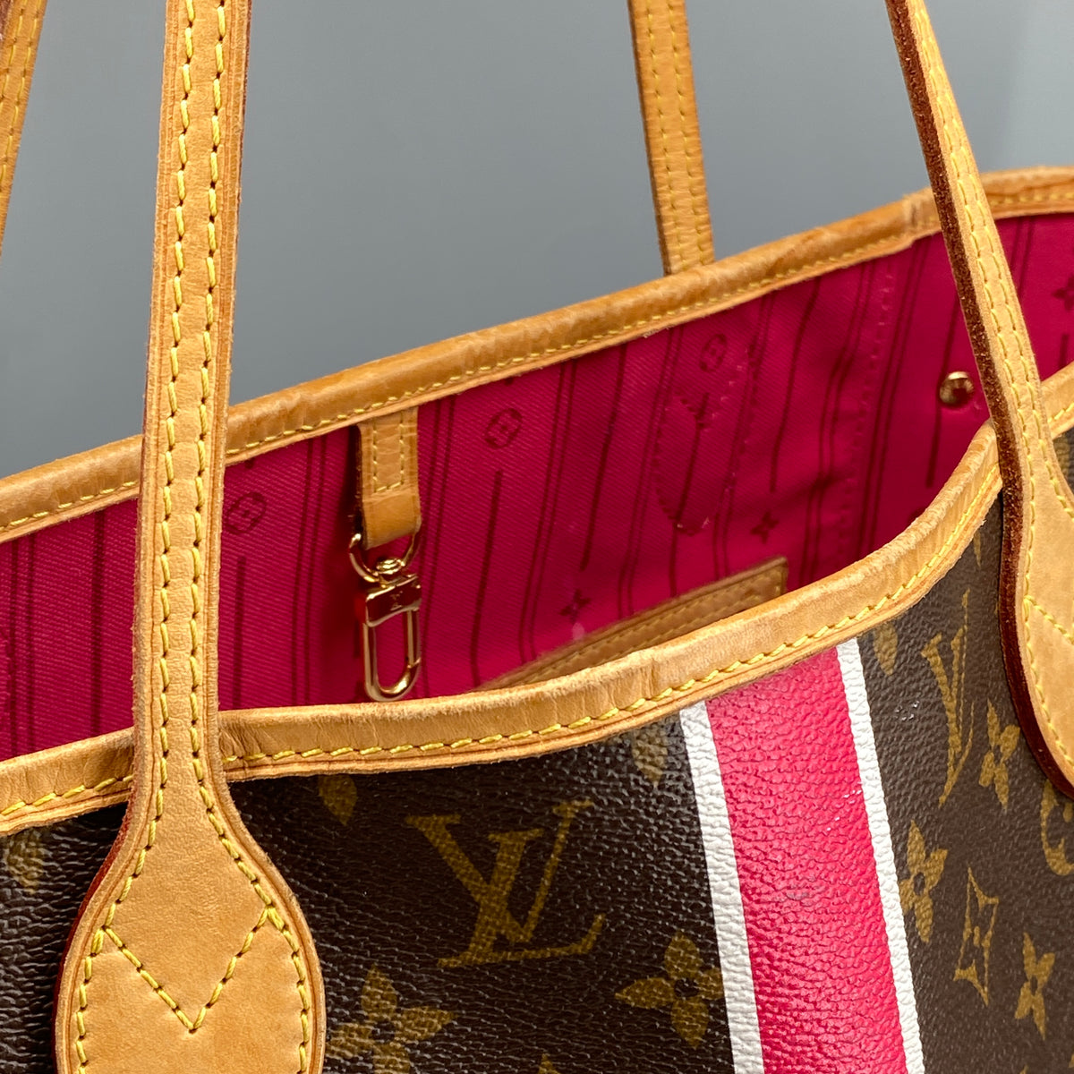 Louis Vuitton Monogram MM Neverfull Tote Bag Brown