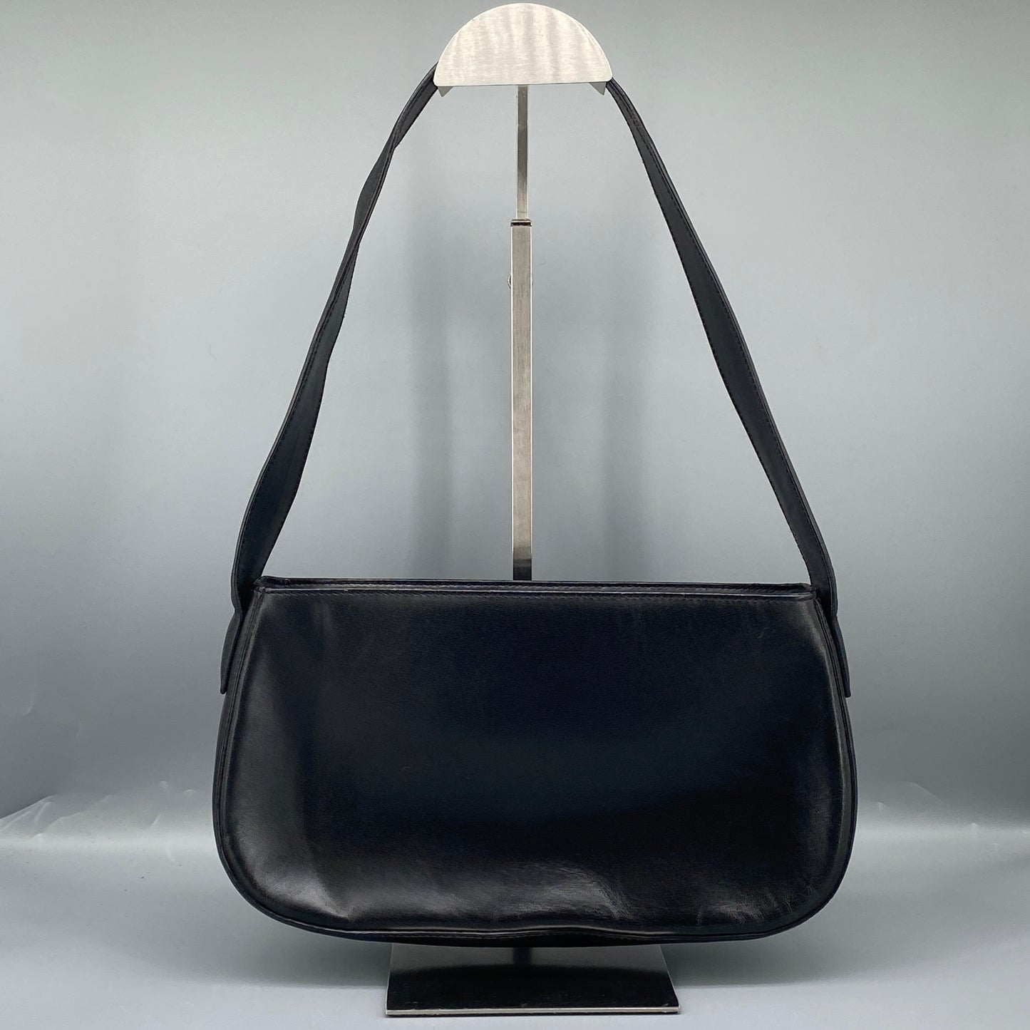 Giovanni Valentino Black Smooth Leather Logo Shoulder Bag