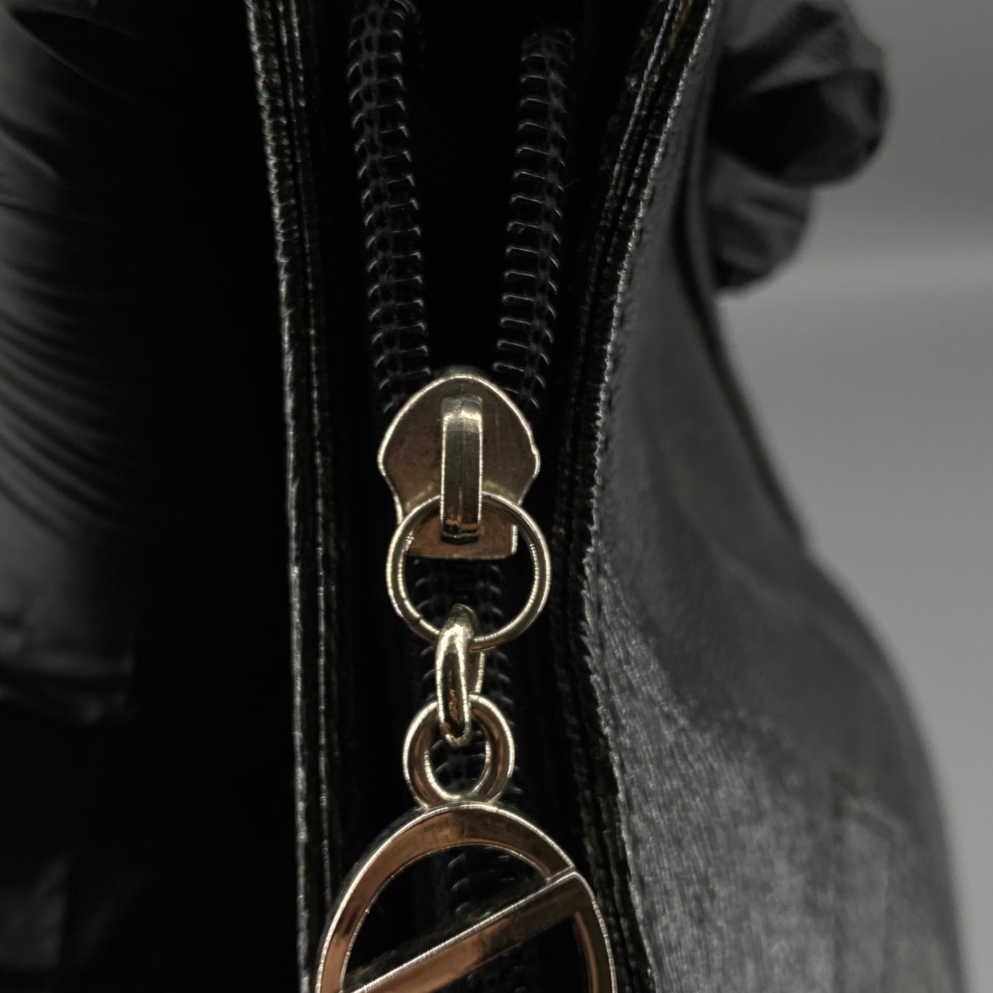 Giovanni Valentino Metallic Silver Leather Hobo Shoulder Bag
