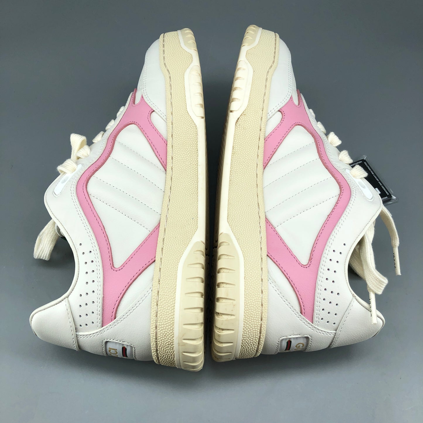 Gucci Women’s Low-Top Retro Sneakers 37 cream/pink