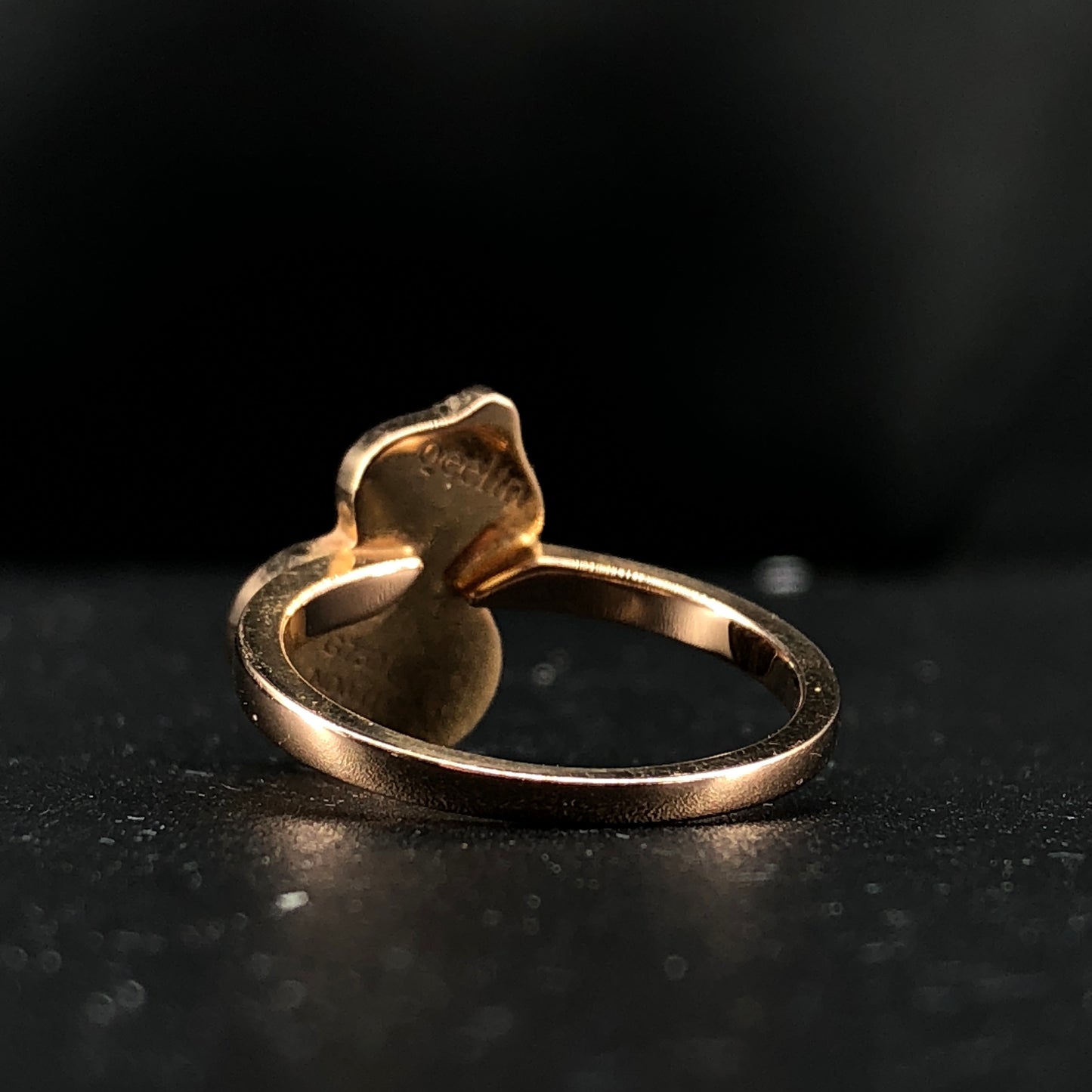 Qeelin Wulu 18k Gold Diamond & Mother-of-Pearl Ring Size 53mm