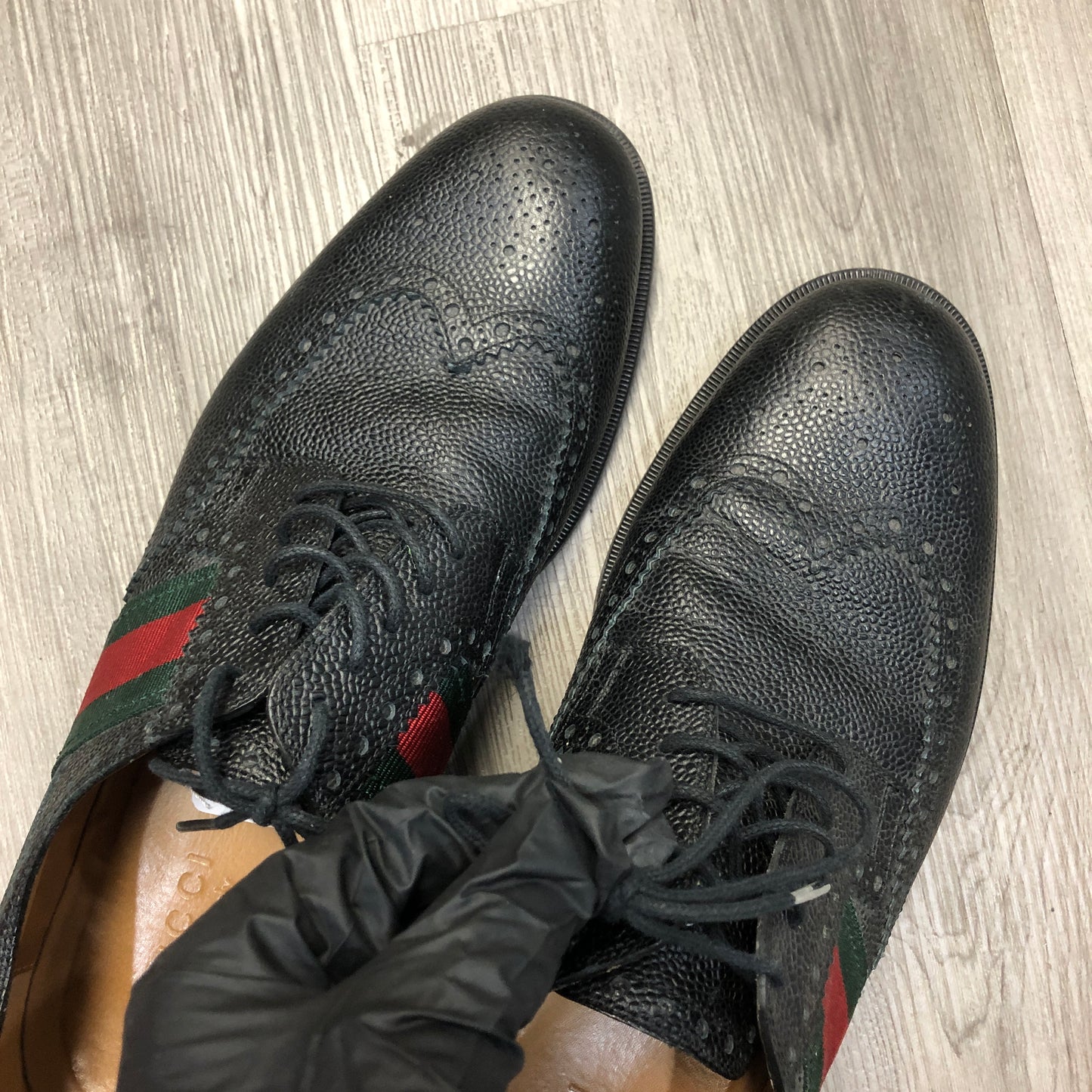 Gucci Men's Black Leather Brogue Dress Shoes with Web Detail Size 9