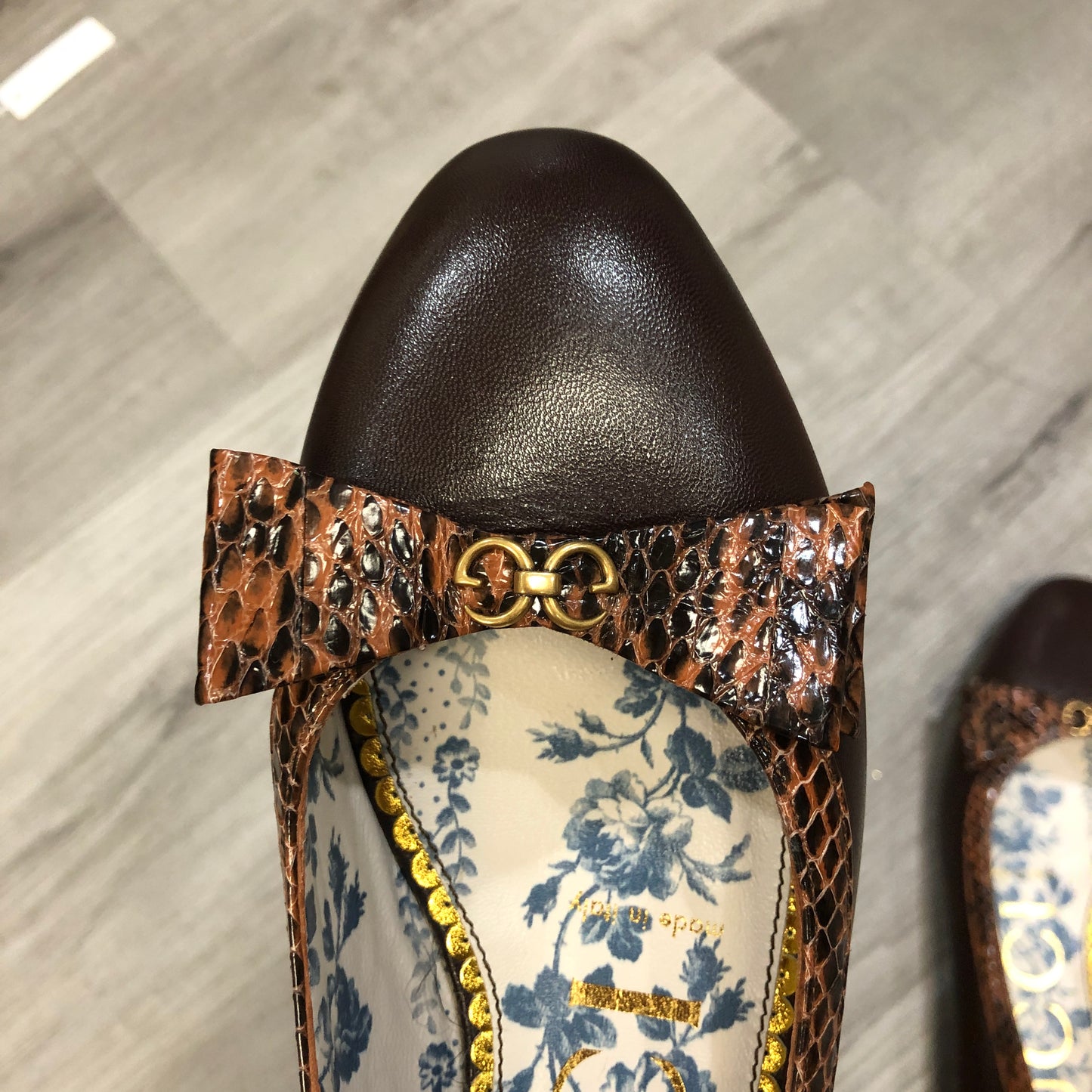 Gucci Snake Trim Double G Flat Loafers Size 35 Brown