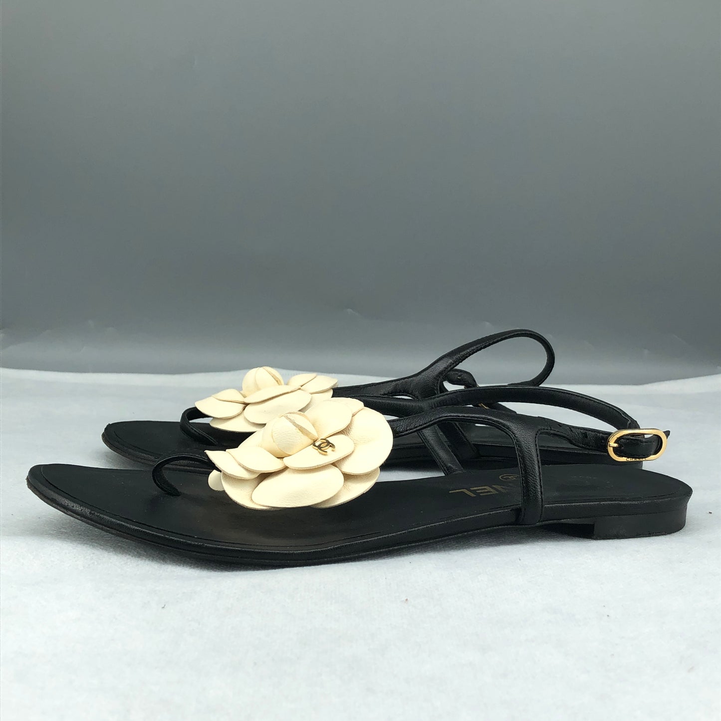 Chanel Women's Camellia Thong Flat Sandals Size 37.5 Black