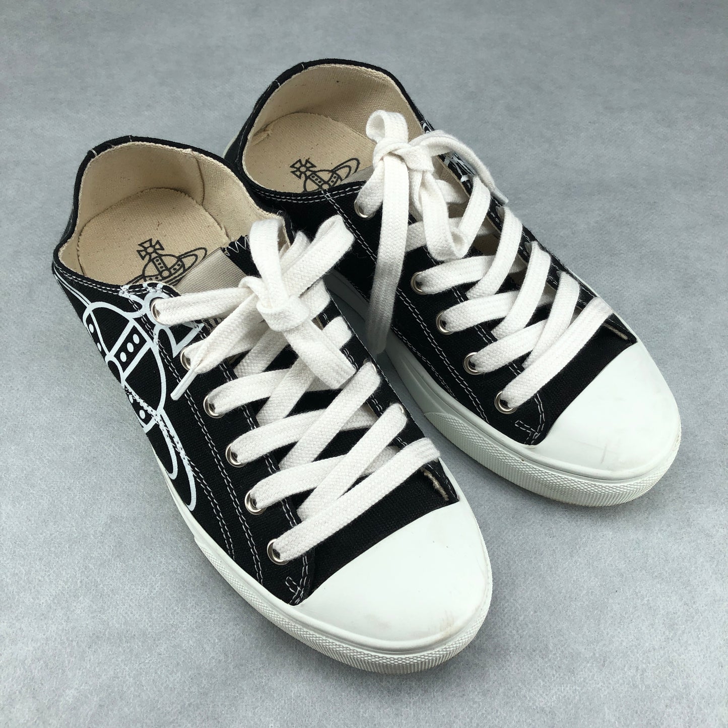Vivienne Westwood Orb Logo Low Top Canvas Sneakers Size 38 Black